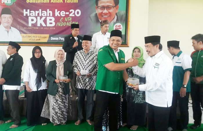 Peringati Harlah ke-20, PKB Sidoarjo Santuni Yatim Piatu Peringati Harlah ke-20, PKB Sidoarjo Santuni Yatim Piatu