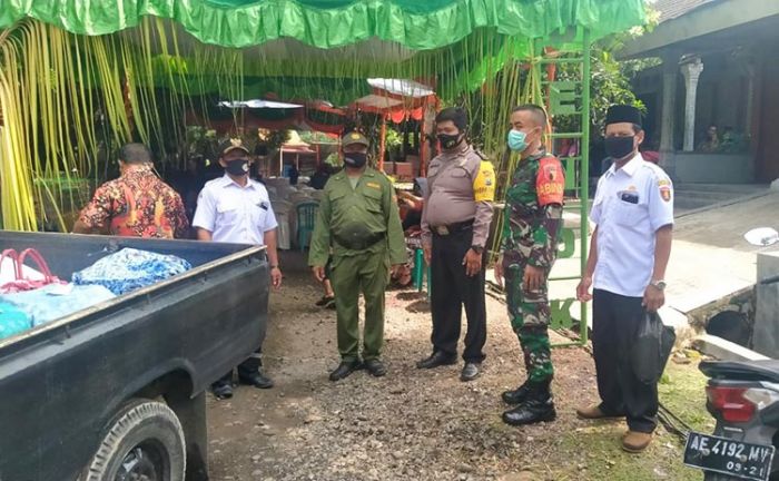 Pastikan Terapkan Protokol Kesehatan, Anggota Koramil 12/Mantingan Pantau Warga yang Gelar Hajatan