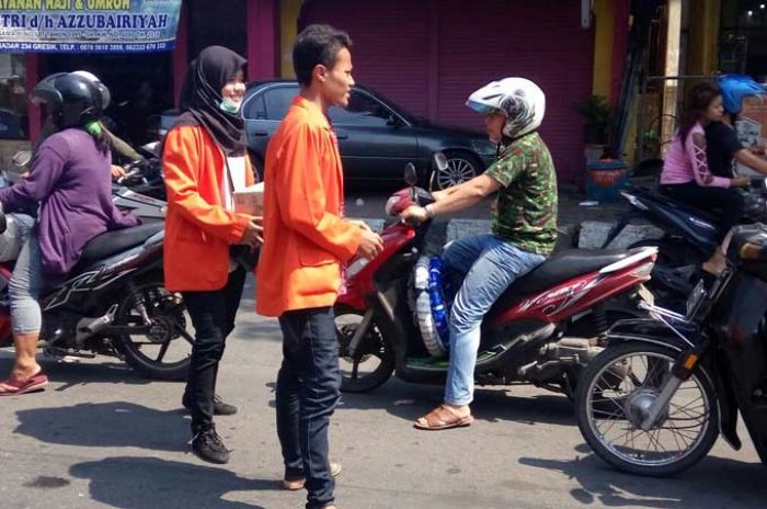 Peduli Palestina, Komunitas Mahasiswa Gresik Galang Dana Peduli Palestina, Komunitas Mahasiswa Gresik Galang Dana
