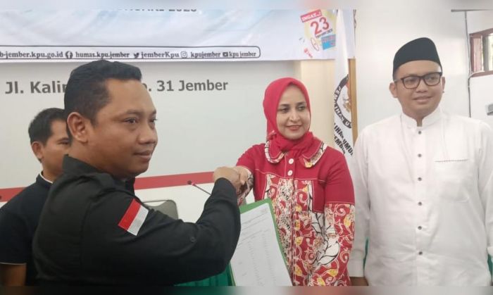 Pilbup Jember: Faida-Vian Masih Komunikasi dengan Parpol, Meski Daftar Lewat Jalur Independen Pilbup Jember: Faida-Vian Masih Komunikasi dengan Parpol, Meski Daftar Lewat Jalur Independen