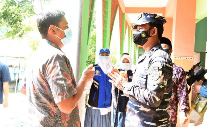 Pangkoarmada II TNI AL Gelontor 2.000 Dosis Vaksin, Wali Kota Kediri Sampaikan Apresiasi
