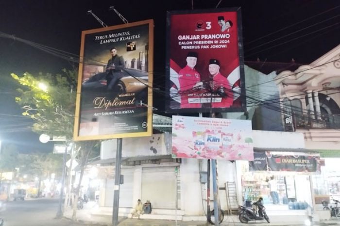 Reklame Capres Ganjar Dibongkar Pasang, Komisi I Panggil DPMTSP dan Satpol PP Sampang Reklame Capres Ganjar Dibongkar Pasang, Komisi I Panggil DPMTSP dan Satpol PP Sampang
