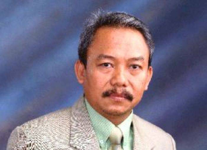 Bung Tomo, antara Kota Pahlawan dan Kota Teknopolitan Bung Tomo, antara Kota Pahlawan dan Kota Teknopolitan