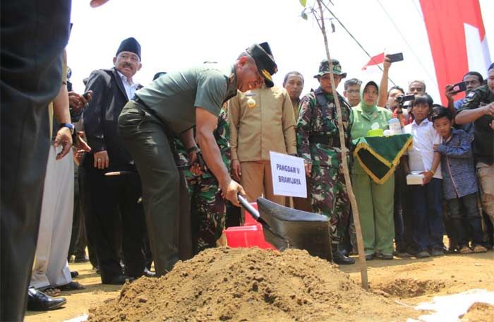 Desa Durin Timur Kecamatan Konang Bangkalan Jadi Pusat Pelaksanaan TMMD ke-103 di Jatim 2018 Desa Durin Timur Kecamatan Konang Bangkalan Jadi Pusat Pelaksanaan TMMD ke-103 di Jatim 2018