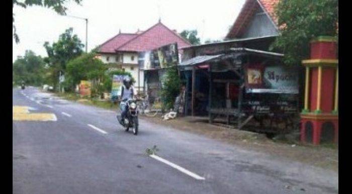 Jalan Makboel di Sampang Sering Jadi Lintasan Balap Dadakan oleh Pelajar Jalan Makboel di Sampang Sering Jadi Lintasan Balap Dadakan oleh Pelajar