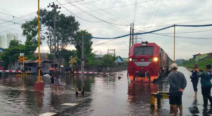 Cuaca Ekstrem Ganggu Jalur Kereta Daop 4 Semarang, KAI Berlakukan Operasi Memutar Cuaca Ekstrem Ganggu Jalur Kereta Daop 4 Semarang, KAI Berlakukan Operasi Memutar