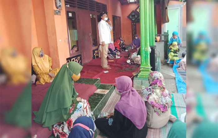 Emak-emak Gadingrejo Dukung Gus Ipul-Mas Adi Emak-emak Gadingrejo Dukung Gus Ipul-Mas Adi