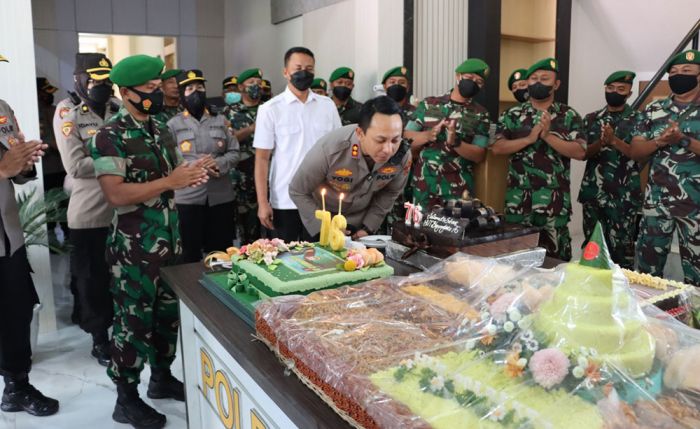 Hari Bhayangkara ke-76, Polres Batu Dapat Surprise dari Korem 083/BDJ dan Kodim 0818/Malang-Batu Hari Bhayangkara ke-76, Polres Batu Dapat Surprise dari Korem 083/BDJ dan Kodim 0818/Malang-Batu