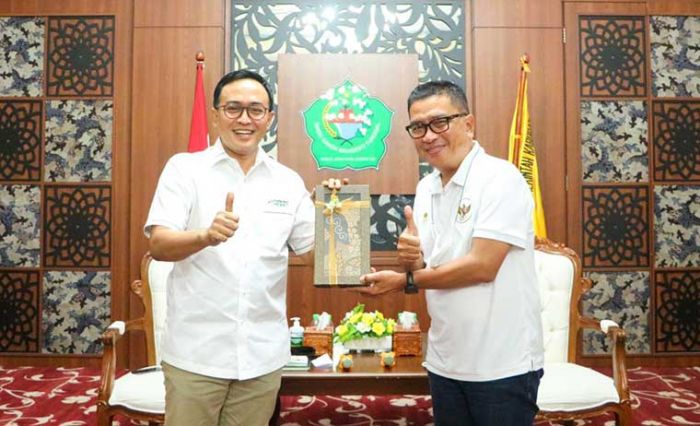 Helmy Yahya Usai Bertemu Baddrut Tamam: Ini Baru Bupati Muda, Cerdas, dan Keren Helmy Yahya Usai Bertemu Baddrut Tamam: Ini Baru Bupati Muda, Cerdas, dan Keren
