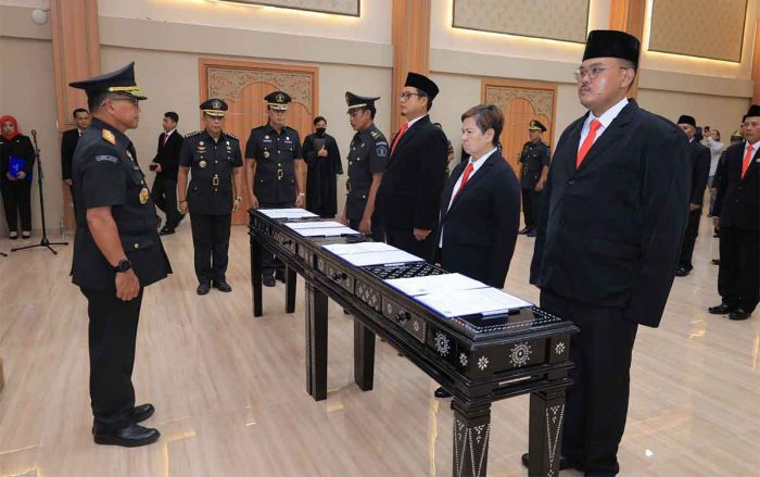 Kepala Kanwil Kemenkumham Jatim Resmi Lantik Berbagai Pejabat Kepala Kanwil Kemenkumham Jatim Resmi Lantik Berbagai Pejabat