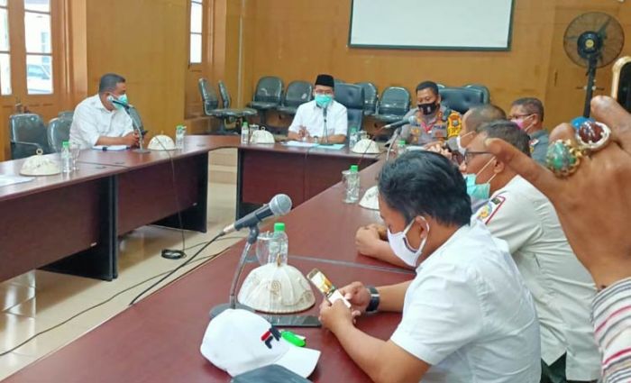 Bupati Bangkalan Izinkan Pelaku Hiburan Kembali Manggung, Tapi Ada Syaratnya Bupati Bangkalan Izinkan Pelaku Hiburan Kembali Manggung, Tapi Ada Syaratnya