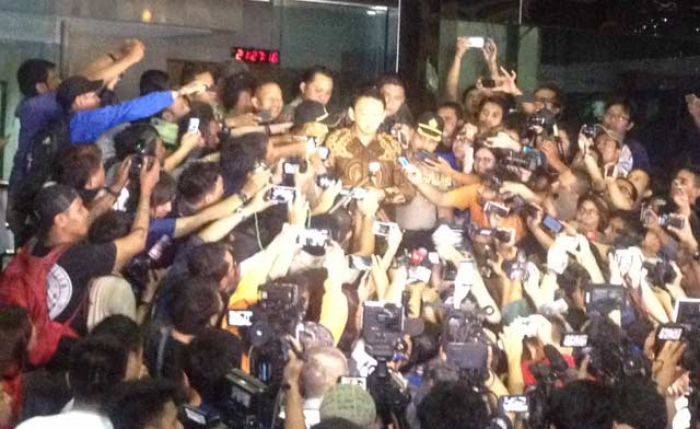12 Jam Diperiksa Terkait Kasus RS Sumber Waras, Ahok: BPK Menyembunyikan Kebenaran 12 Jam Diperiksa Terkait Kasus RS Sumber Waras, Ahok: BPK Menyembunyikan Kebenaran