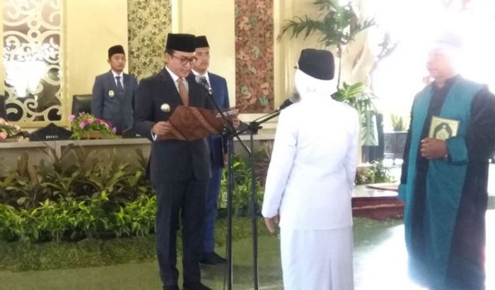 Bupati Pamekasan Lantik Kepala Desa Murtajih Hasil PAW Bupati Pamekasan Lantik Kepala Desa Murtajih Hasil PAW