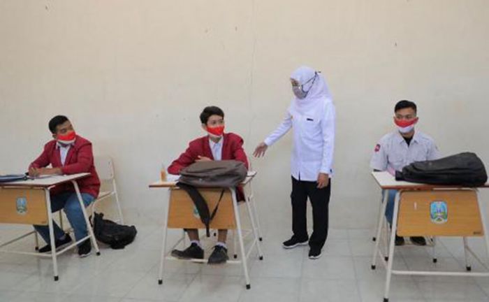 Dua Pekan Bakal Dievaluasi, Uji Coba Pembelajaran Tatap Muka di Jatim Dimulai Hari Ini Dua Pekan Bakal Dievaluasi, Uji Coba Pembelajaran Tatap Muka di Jatim Dimulai Hari Ini
