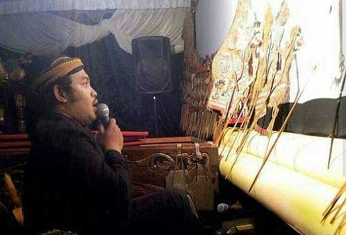 Cintai Wayang Sejak Balita, Akhirnya Jadi Dalang