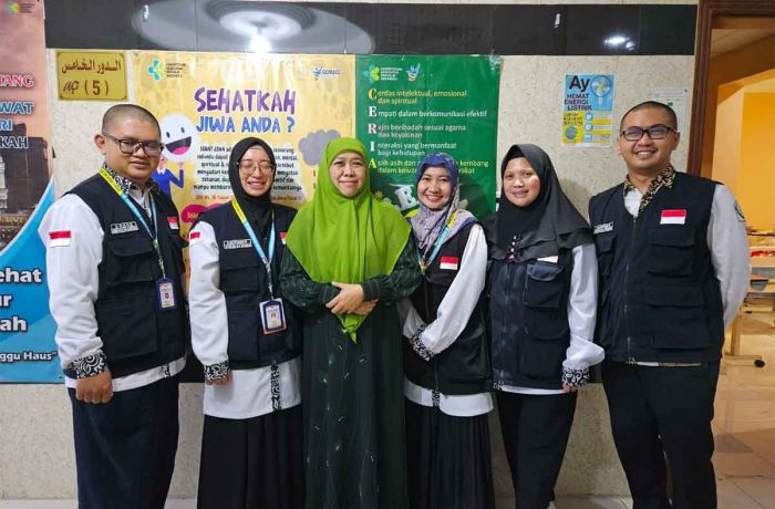 Kunjungi KKHI Mekkah, Khofifah Doakan Jamaah Haji Terus Sehat Sampai Tanah Air Kunjungi KKHI Mekkah, Khofifah Doakan Jamaah Haji Terus Sehat Sampai Tanah Air