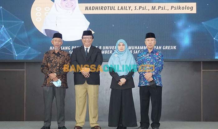 Nadhirotul Laily Dilantik Jadi Rektor UMG Periode 2021-2025