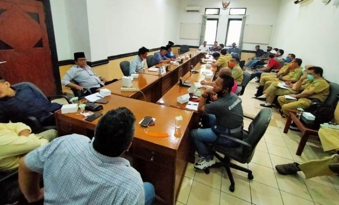 Komisi III DPRD Pasuruan Minta Perusahaan yang Buang Limbah ke Sungai Dicabut Izinnya Komisi III DPRD Pasuruan Minta Perusahaan yang Buang Limbah ke Sungai Dicabut Izinnya