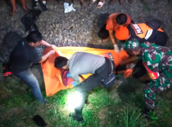 Seorang Pria Ditemukan Tewas Diduga Bunuh Diri di Rel KA Garum Blitar Seorang Pria Ditemukan Tewas Diduga Bunuh Diri di Rel KA Garum Blitar