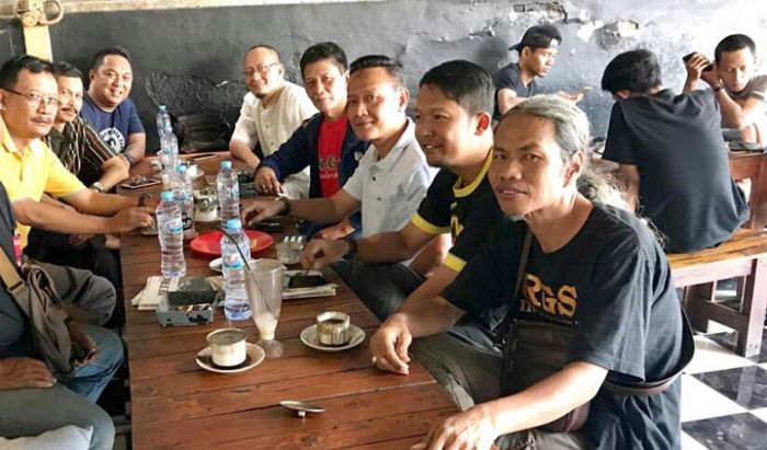 RGS Akhirnya Dukung Nurhamim Sebagai Cabup Gresik 2020, Khozin: Saya Gendong ke mana-mana RGS Akhirnya Dukung Nurhamim Sebagai Cabup Gresik 2020, Khozin: Saya Gendong ke mana-mana