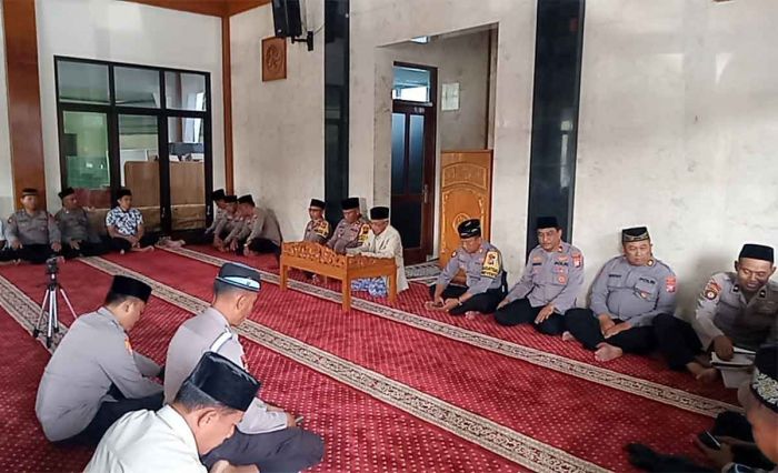 Anggota Polres Ngawi Rutin Gelar Binrohtal Anggota Polres Ngawi Rutin Gelar Binrohtal
