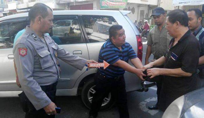 Perampokan di Jalan Majapahit Mojokerto, Rp 350 Juta Amblas Dibawa Kabur Perampokan di Jalan Majapahit Mojokerto, Rp 350 Juta Amblas Dibawa Kabur