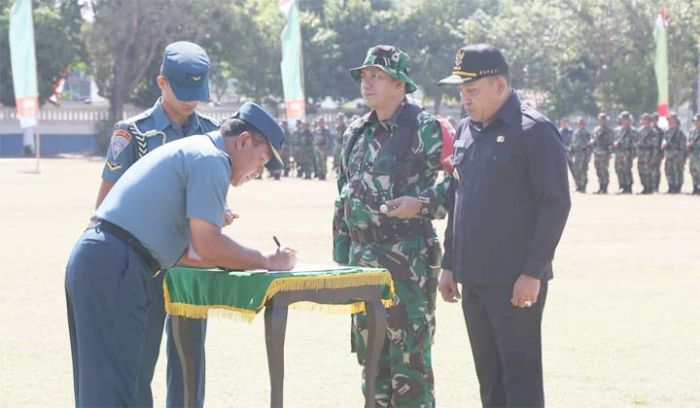 Kepala Staf Koarmada II Pimpin Upacara Penutupan TMMD ke-105 TA 2019 di Sampang Kepala Staf Koarmada II Pimpin Upacara Penutupan TMMD ke-105 TA 2019 di Sampang