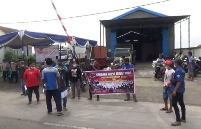 Regulasi Truk ODOL Dianggap Memberatkan, Puluhan Sopir di Jombang Demo Regulasi Truk ODOL Dianggap Memberatkan, Puluhan Sopir di Jombang Demo