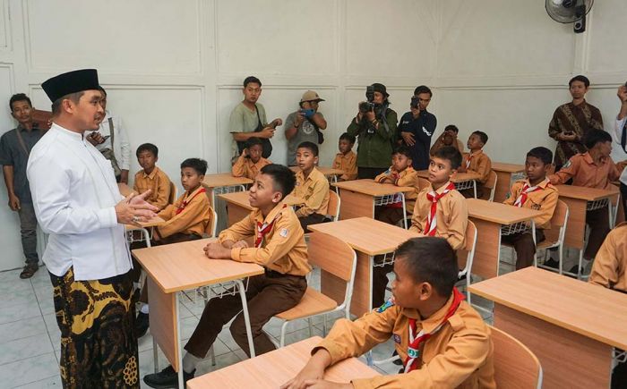 Buka MPLS Sekolah Rakyat, Wali Kota Pasuruan Optimis Jadi Solusi Putus Rantai Kemiskinan Buka MPLS Sekolah Rakyat, Wali Kota Pasuruan Optimis Jadi Solusi Putus Rantai Kemiskinan