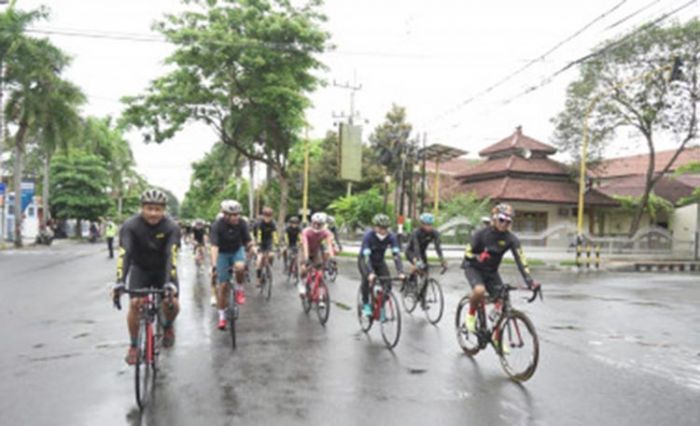 Olahraga Berpariwisata, Wakil Ketua DPR RI Gowes Keliling Banyuwangi Olahraga Berpariwisata, Wakil Ketua DPR RI Gowes Keliling Banyuwangi