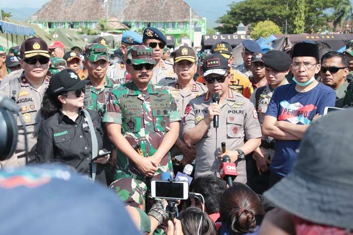 Kapolri, Panglima TNI, dan Menkes RI Kunjungi Korban Gempa di Lombok
