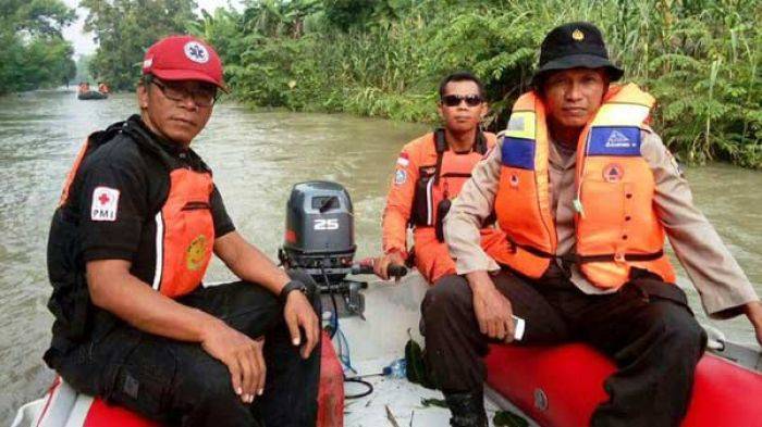 Dua Orang yang Bunuh Diri Nyebur Kali Sadar Mojokerto Belum Ditemukan