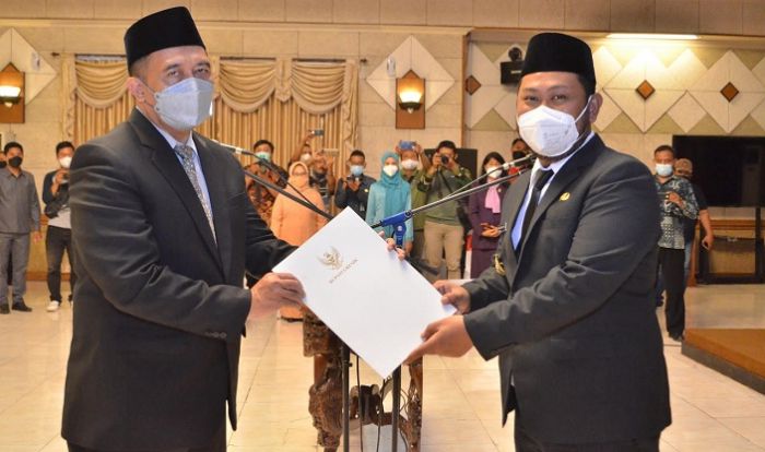 Perbaikan Jalan Rusak Jadi Gebrakan Sekda Gresik Awal Menjabat Perbaikan Jalan Rusak Jadi Gebrakan Sekda Gresik Awal Menjabat