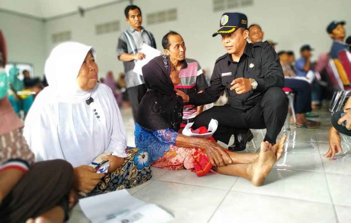 Ratusan KPM di Pakel Tulungagung Terima Bansos DBHCHT Ratusan KPM di Pakel Tulungagung Terima Bansos DBHCHT