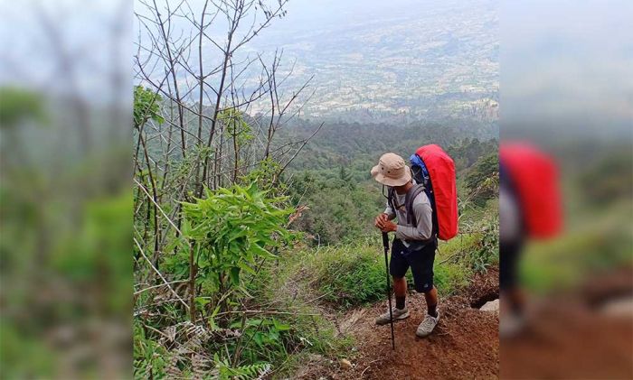 6 Peralatan yang Wajib Dimiliki Pendaki Gunung