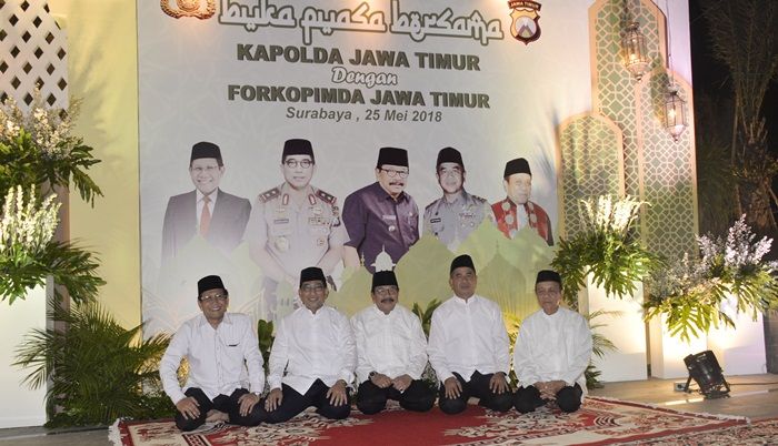 Jaga Kekompakan, Pakde Karwo Buka Puasa Bersama Forkopimda di Polda Jatim