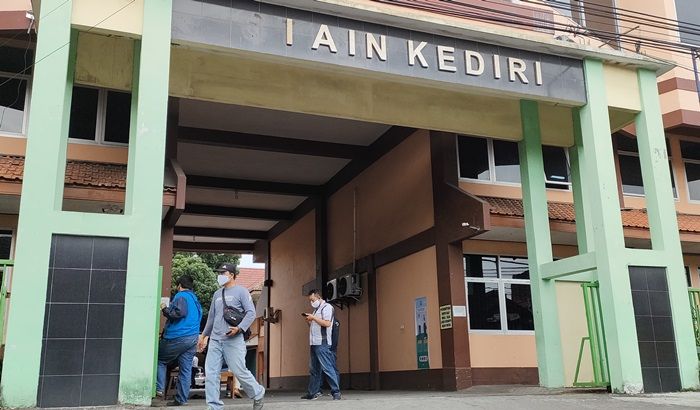 Oknum Dosen Pelaku Dugaan Pelecehan Seksual Mahasiswi IAIN Kediri Sudah Diberi Sanksi Oknum Dosen Pelaku Dugaan Pelecehan Seksual Mahasiswi IAIN Kediri Sudah Diberi Sanksi