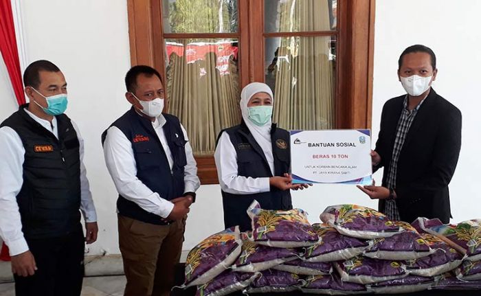 Terima Bantuan dari Pemprov Jateng dan DIY, Khofifah Percepat Penanganan Daerah Terdampak Bencana Terima Bantuan dari Pemprov Jateng dan DIY, Khofifah Percepat Penanganan Daerah Terdampak Bencana