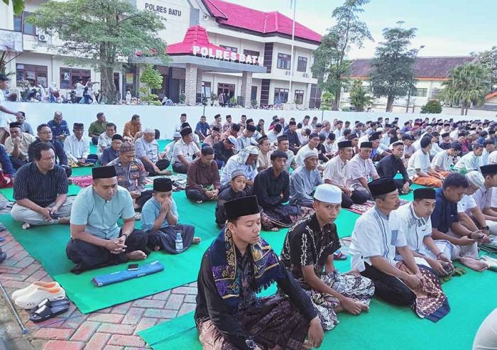 Salat Id Berjemaah di Mapolres, Kapolres dan Wali Kota Batu Tekankan Toleransi Wujudkan Batu Sae