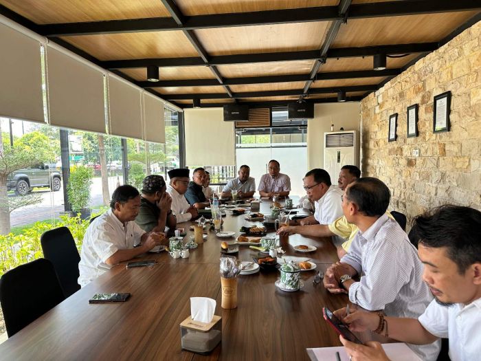Akhmad Roni Ditunjuk Jadi Ketua Tim Pemenangan Yani-Alif di Pilkada Gresik Akhmad Roni Ditunjuk Jadi Ketua Tim Pemenangan Yani-Alif di Pilkada Gresik