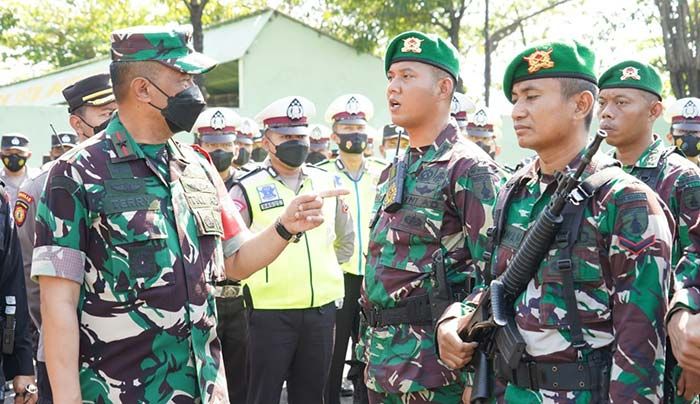 Brigjen TNI Terry Tresna Purnama Pimpin Apel Gelar Pasukan Pam RI-I Brigjen TNI Terry Tresna Purnama Pimpin Apel Gelar Pasukan Pam RI-I