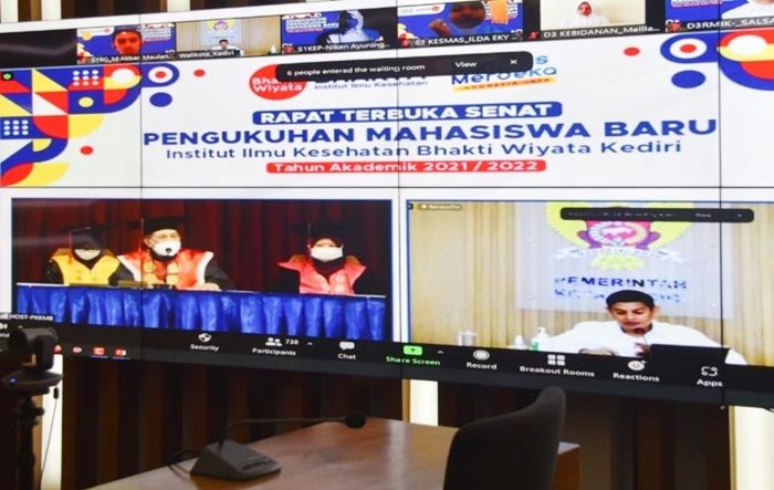 Mas Abu Sampaikan Kolaborasi Pengendalian Covid-19 di Kota Kediri dalam PKKMB IIK Bhakti Wiyata Mas Abu Sampaikan Kolaborasi Pengendalian Covid-19 di Kota Kediri dalam PKKMB IIK Bhakti Wiyata