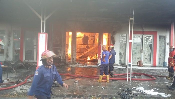 Ngecat Tembok Pakai Campuran Spiritus, Ruko di Sidoarjo Ludes Terbakar, Dua Orang Luka