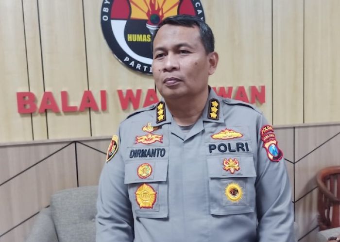 Wakil Wali Kota Surabaya Dilaporkan oleh Seorang Wanita Atas Dugaan Pencemaran Nama Baik Wakil Wali Kota Surabaya Dilaporkan oleh Seorang Wanita Atas Dugaan Pencemaran Nama Baik
