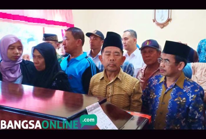 Duka Korban Lion Air PK-LQP di Blitar, Sempat Gelar Istighosah Hingga 7 Hari Berharap Keajaiban Duka Korban Lion Air PK-LQP di Blitar, Sempat Gelar Istighosah Hingga 7 Hari Berharap Keajaiban