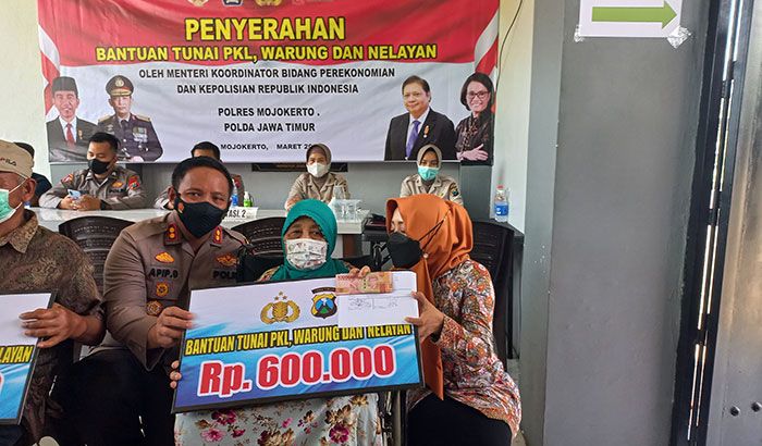 Polres Mojokerto Salurkan BTPKLWN, Bupati Ikfina: Terima Kasih Banyak Polres Mojokerto Salurkan BTPKLWN, Bupati Ikfina: Terima Kasih Banyak
