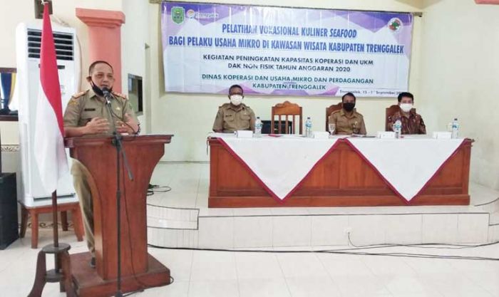 Tingkatkan Pengetahuan dan Keterampilan Pelaku Kuliner di Kawasan Wisata, Diskomidag Gelar Pelatihan