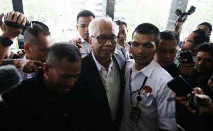 Terima Suap Hakim PTUN Medan, OC Kaligis Ditangkap KPK, Digelandang Lantaran tak Kooperatif