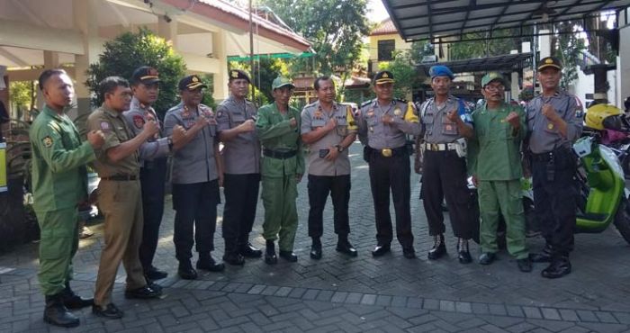 Wakapolda Jatim Pantau Rekapitulasi Tingkat di PPK Kecamatan Sidoarjo Kota Wakapolda Jatim Pantau Rekapitulasi Tingkat di PPK Kecamatan Sidoarjo Kota