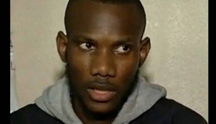 Remaja Muslim Sembunyikan Korban Teror di Paris dalam Pendingin Makanan Remaja Muslim Sembunyikan Korban Teror di Paris dalam Pendingin Makanan